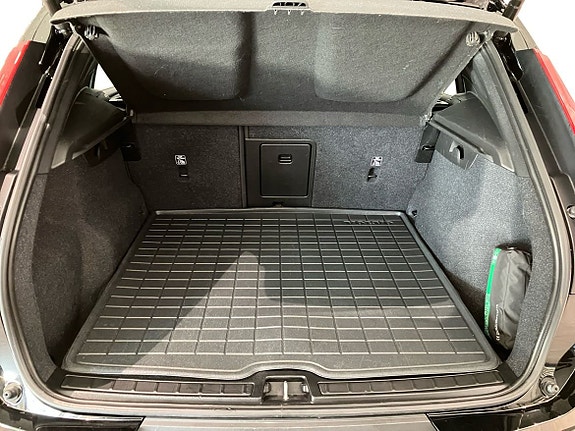 Volvo XC40 14 of 16