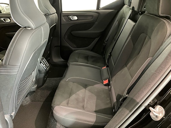 Volvo XC40 7 of 16
