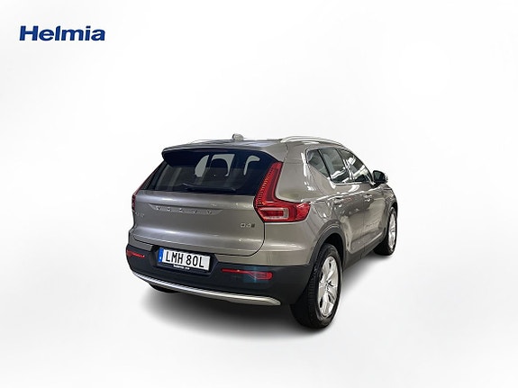 Volvo XC40 3 of 14