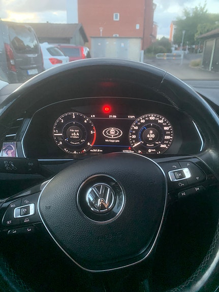 Volkswagen Passat 3 of 8