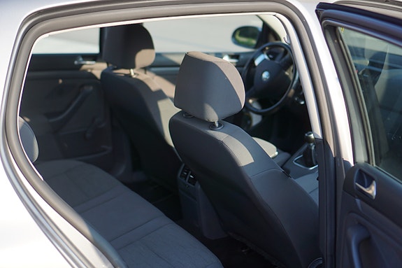 Volkswagen Golf V 8 of 9