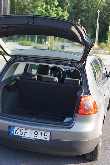 Volkswagen Golf V 3 of 9