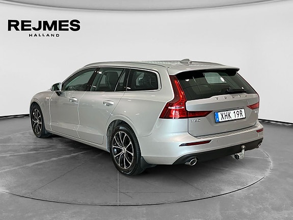 Volvo V60 2 of 14