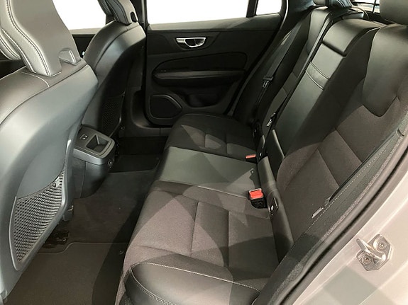 Volvo V60 11 of 14