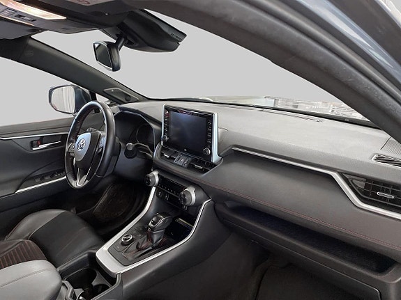 Toyota RAV4 10 of 19