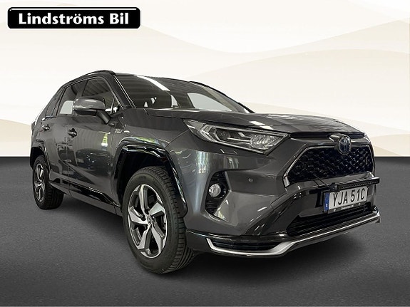 Toyota RAV4 3 of 19