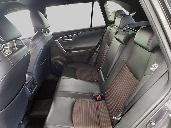Toyota RAV4 11 of 19
