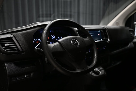 Opel Vivaro 12 of 27