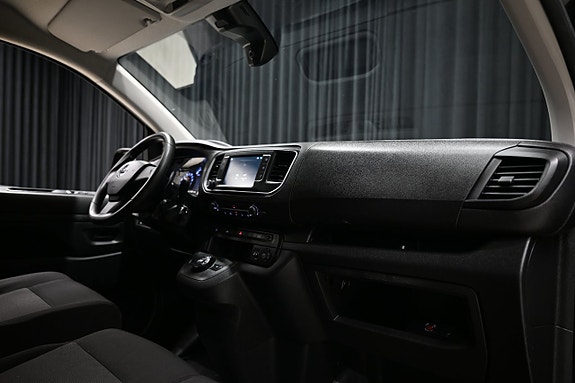 Opel Vivaro 25 of 27