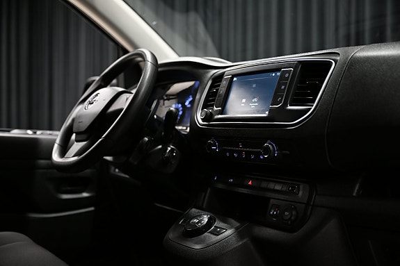 Opel Vivaro 26 of 27