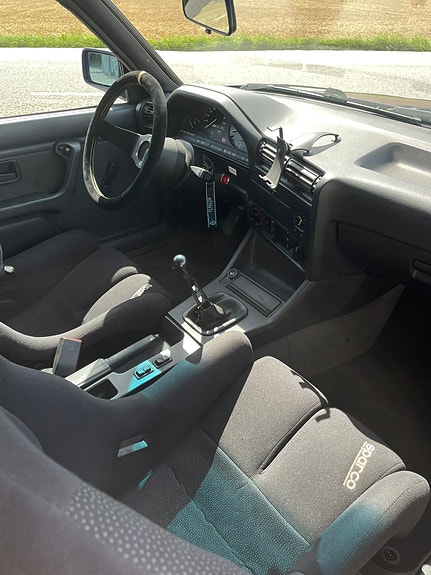 BMW 320i 12 of 12