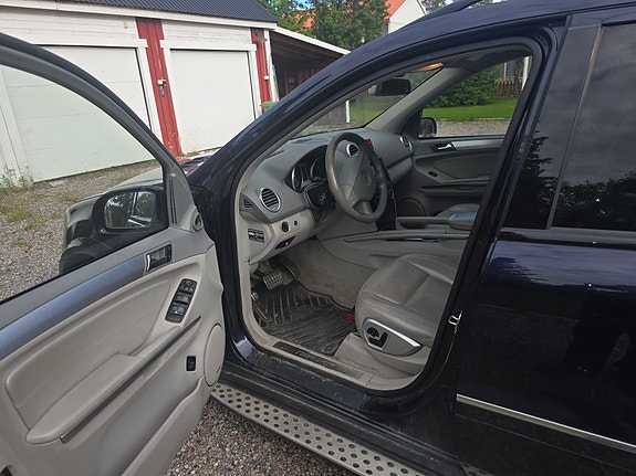Mercedes-Benz ML63 4 of 5