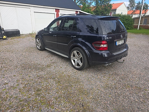 Mercedes-Benz ML63 5 of 5