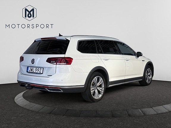 Volkswagen Passat Alltrack 6 of 16