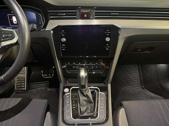 Volkswagen Passat Alltrack 14 of 16
