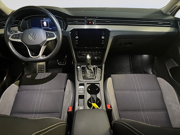 Volkswagen Passat Alltrack 13 of 16
