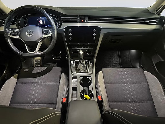 Volkswagen Passat Alltrack 11 of 16