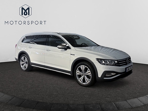 Volkswagen Passat Alltrack 8 of 16