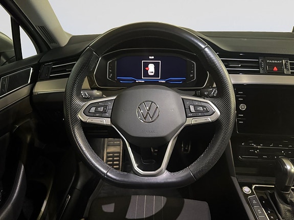 Volkswagen Passat Alltrack 15 of 16