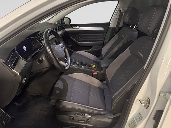 Volkswagen Passat Alltrack 12 of 16