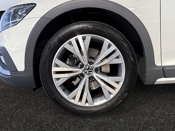 Volkswagen Passat Alltrack 10 of 16