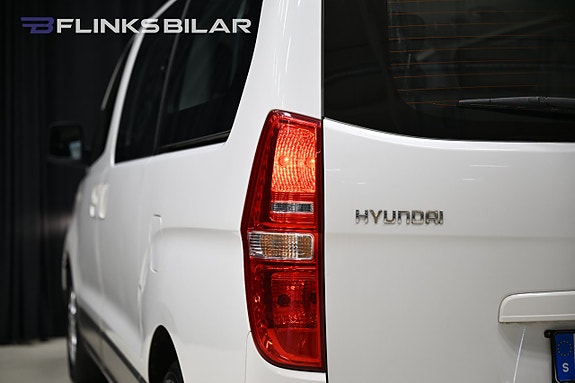 Hyundai H-1 8 of 30