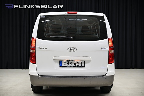 Hyundai H-1 7 of 30