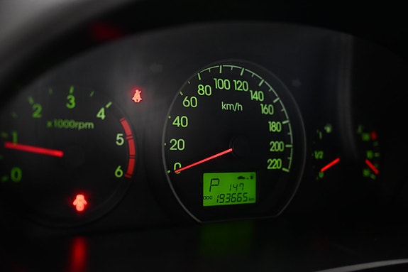 Hyundai H-1 12 of 30