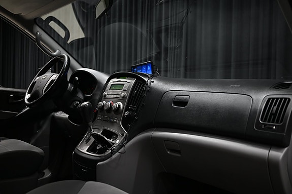 Hyundai H-1 23 of 30