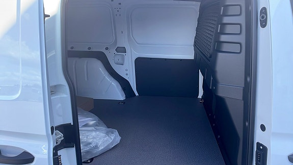 Ford Transit Connect 5 of 9