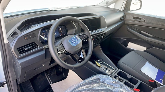 Ford Transit Connect 4 of 9