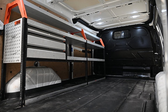 Ford Transit Custom 8 of 24