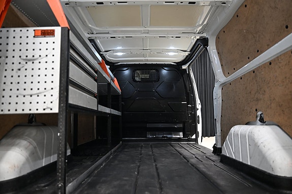 Ford Transit Custom 7 of 24