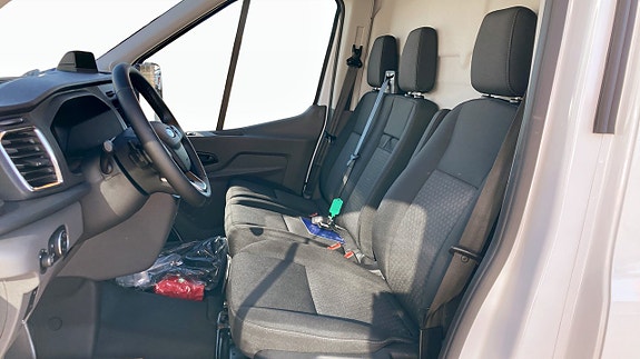 Ford Transit 3 of 12