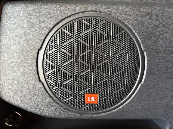 Toyota RAV4 10 of 27