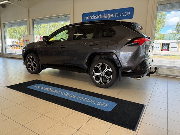 Toyota RAV4 3 of 27