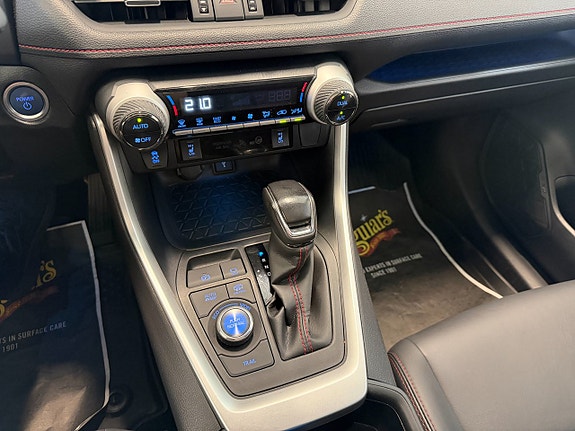 Toyota RAV4 20 of 27