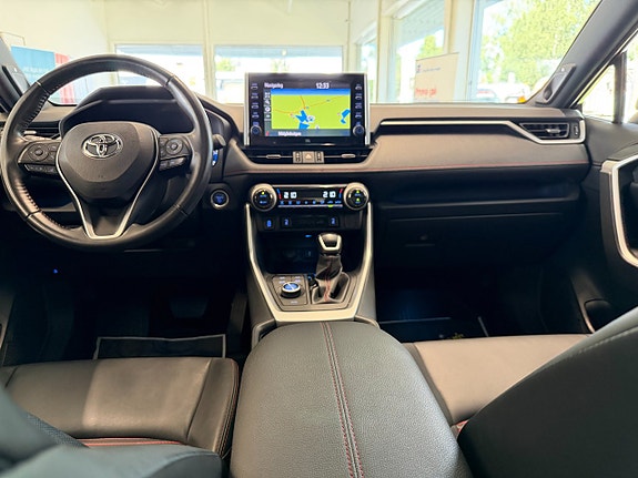 Toyota RAV4 18 of 27