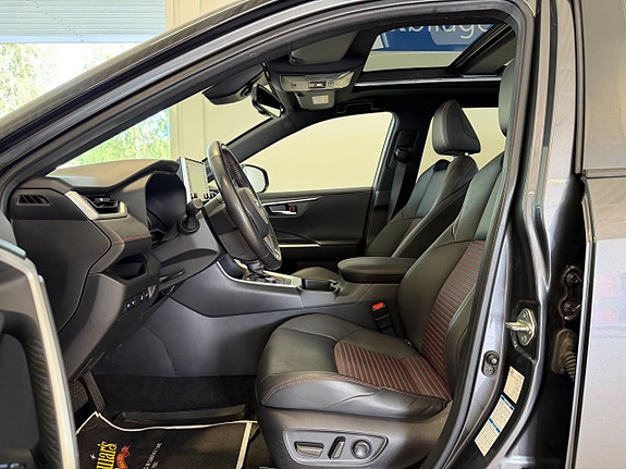 Toyota RAV4 13 of 27