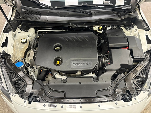 Volvo V40 12 of 12