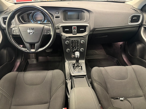 Volvo V40 8 of 12