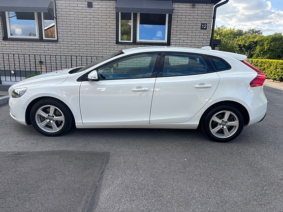 Volvo V40 3 of 12