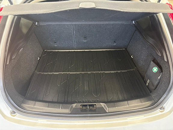 Volvo V40 11 of 12