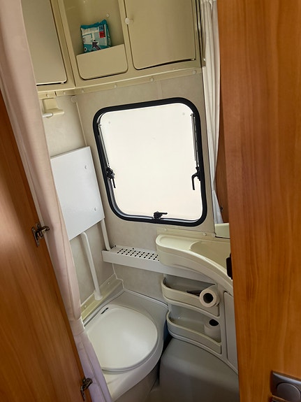 Adria ADRIA ADORA 552 UK 4 of 8