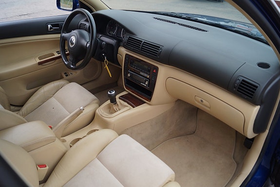 Volkswagen Passat 18 of 26