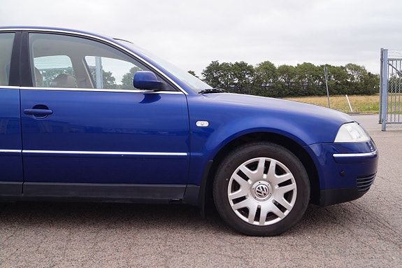 Volkswagen Passat 13 of 26