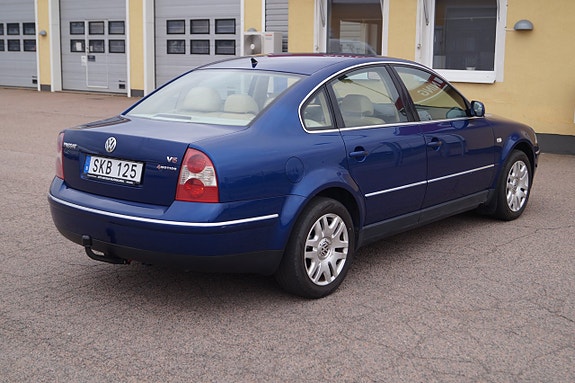 Volkswagen Passat 4 of 26