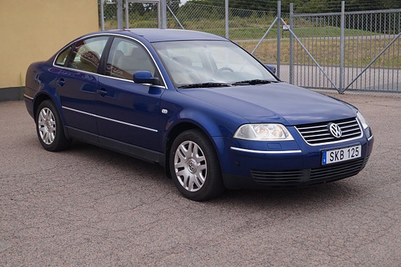 Volkswagen Passat 3 of 26