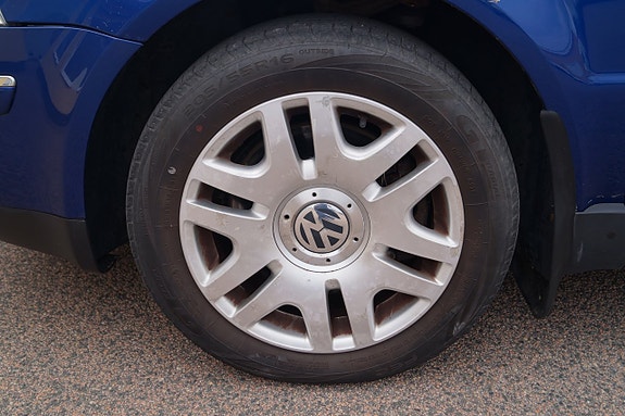 Volkswagen Passat 14 of 26
