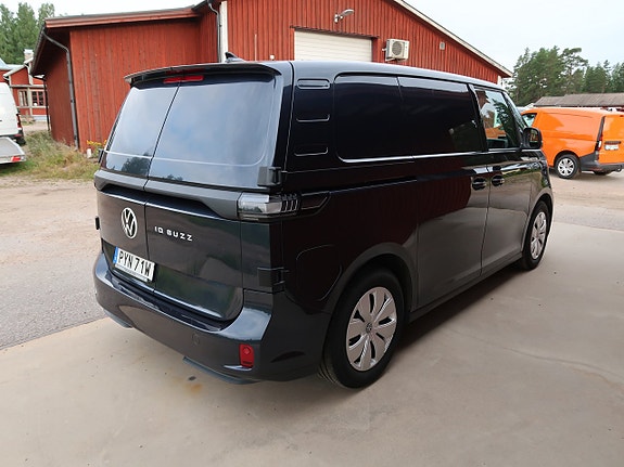 Volkswagen ID. Buzz 4 of 13